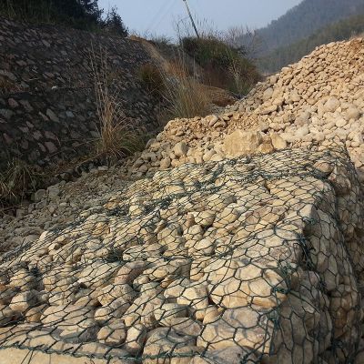 包塑石笼网